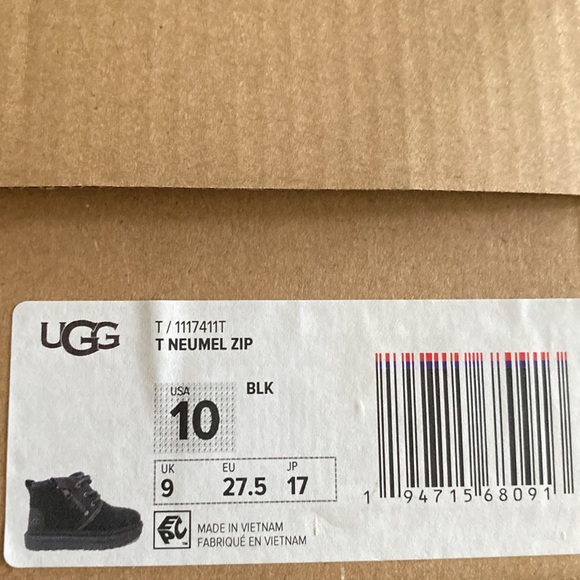 UGG - Picture 8 of 8